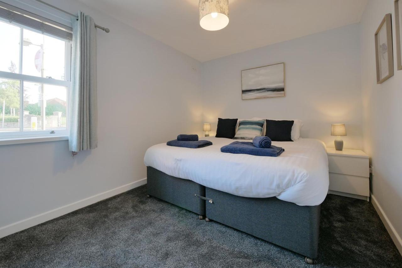Crewe Short Lets 1 Victoria Court, Crewe Apartment Exterior photo
